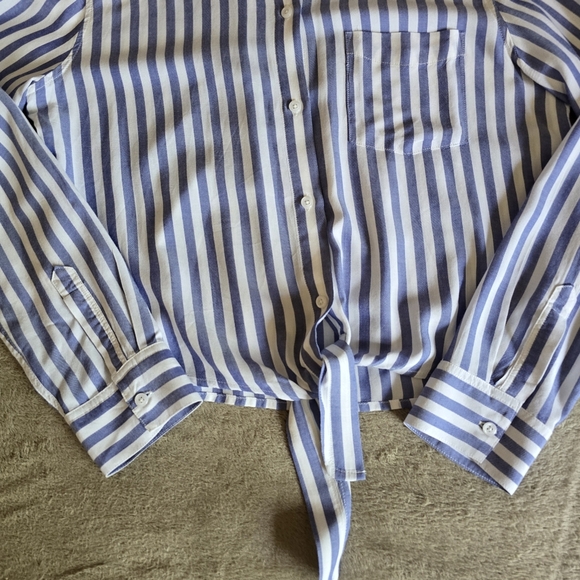 Rails Val Blue White Stripe tie front button up shirt size medium - Picture 7 of 14